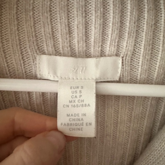 Cute H&M transition dress - Picture 3 of 4